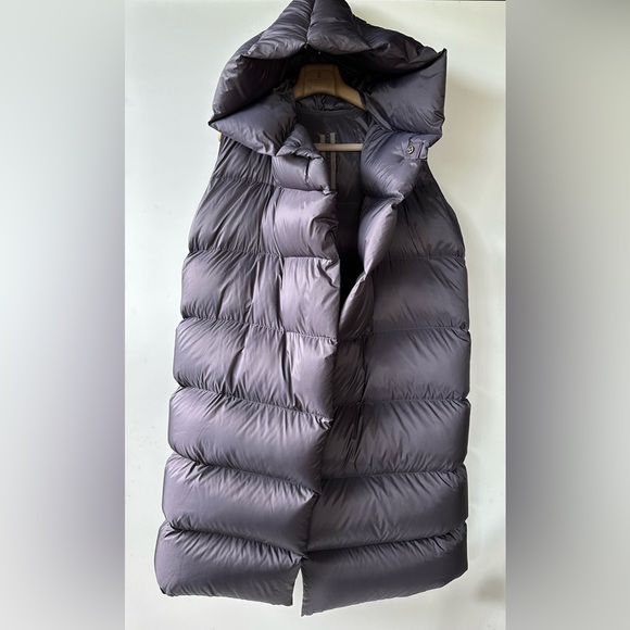 Rick Owen’s F/W 2017 Puffer Down Hooded Sleeveless Coat, Eggplant, size 40, US 4 - Picture 3 of 16